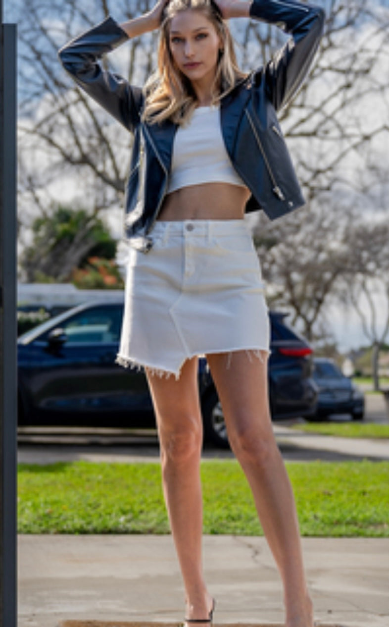 How To Wear A Denim Skirt | Alicia Tenise